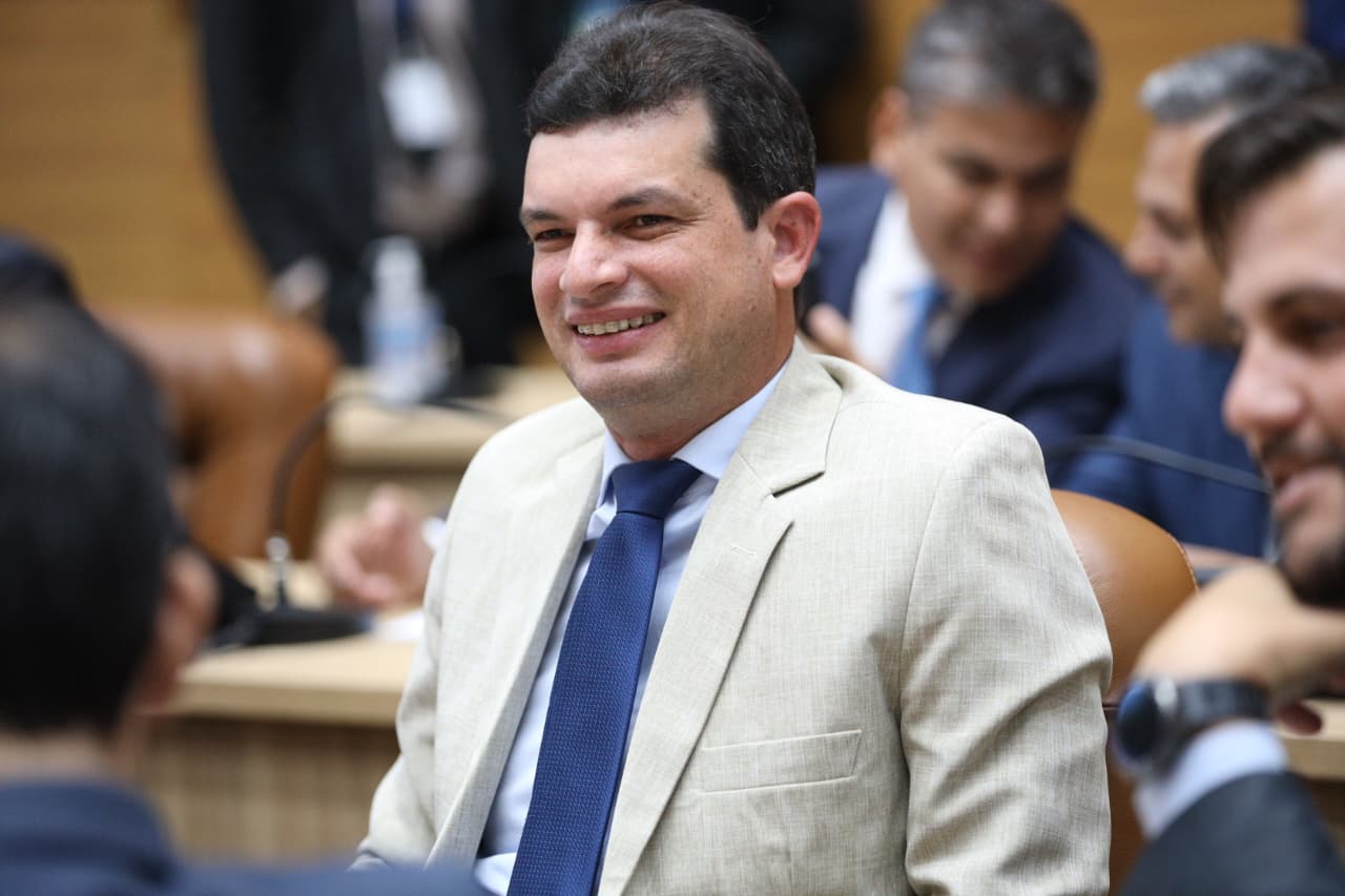 aprovado-projeto-de-lei-de-paulo-junior-que-garante-acervo-minimo-sobre-igualdade-de-genero-nas-escolas-de-sergipe