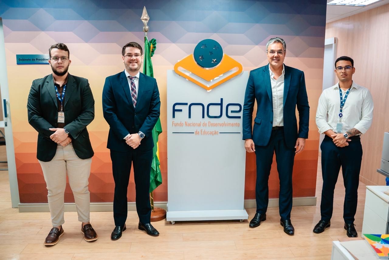 Em Brasília, prefeito de Lagarto articula recursos para fortalecer a educação e ampliar o esporte