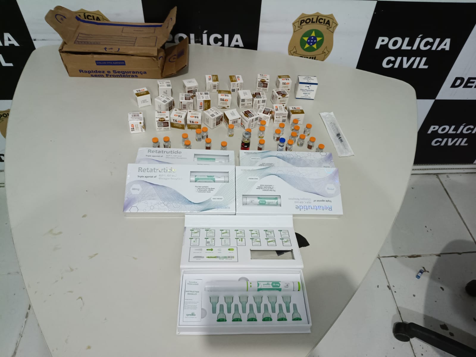 Denarc apreende substâncias irregulares usadas em “canetas emagrecedoras” em loja do centro