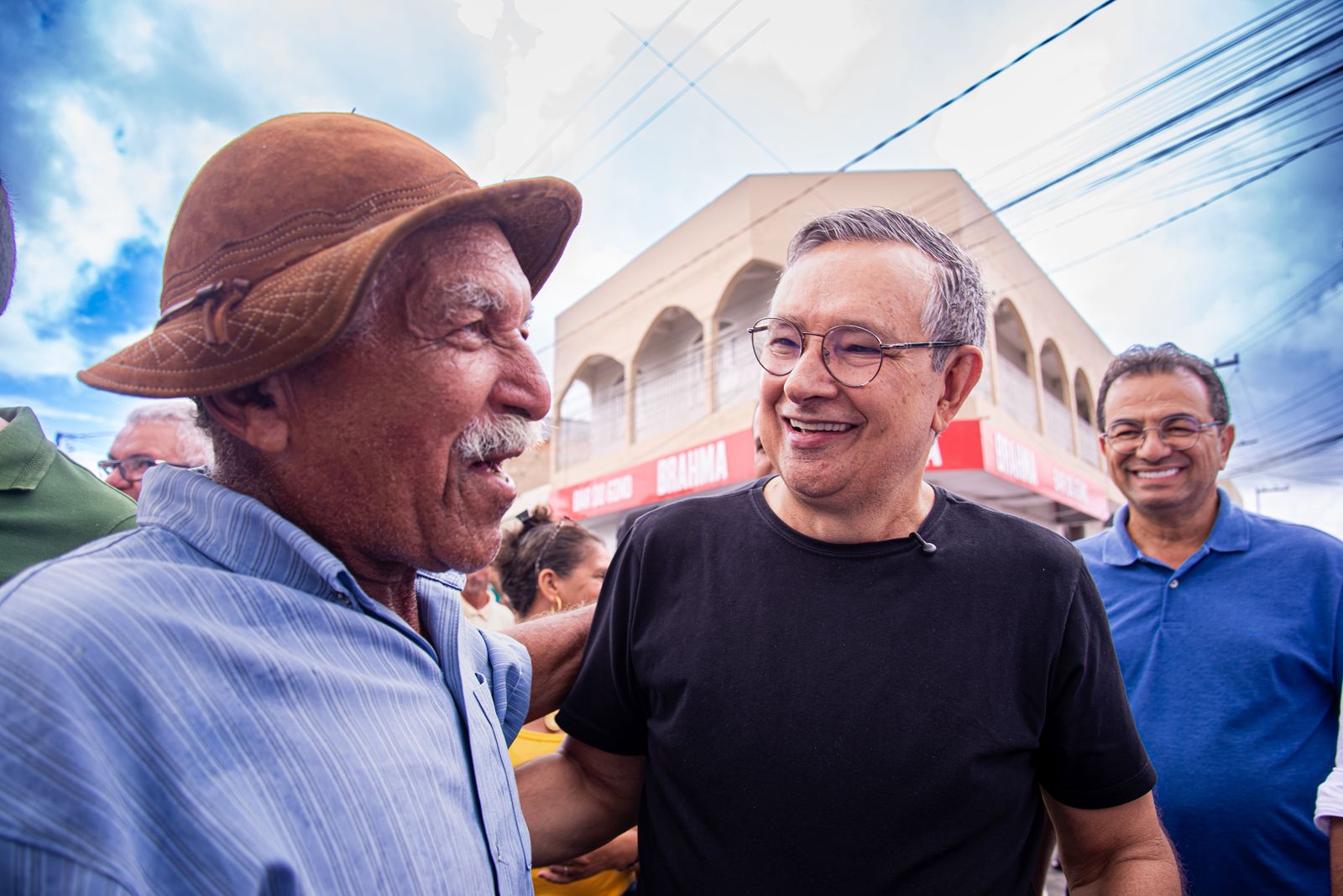 Em Glória, Eduardo Amorim dialoga com a população e relembra investimentos no município