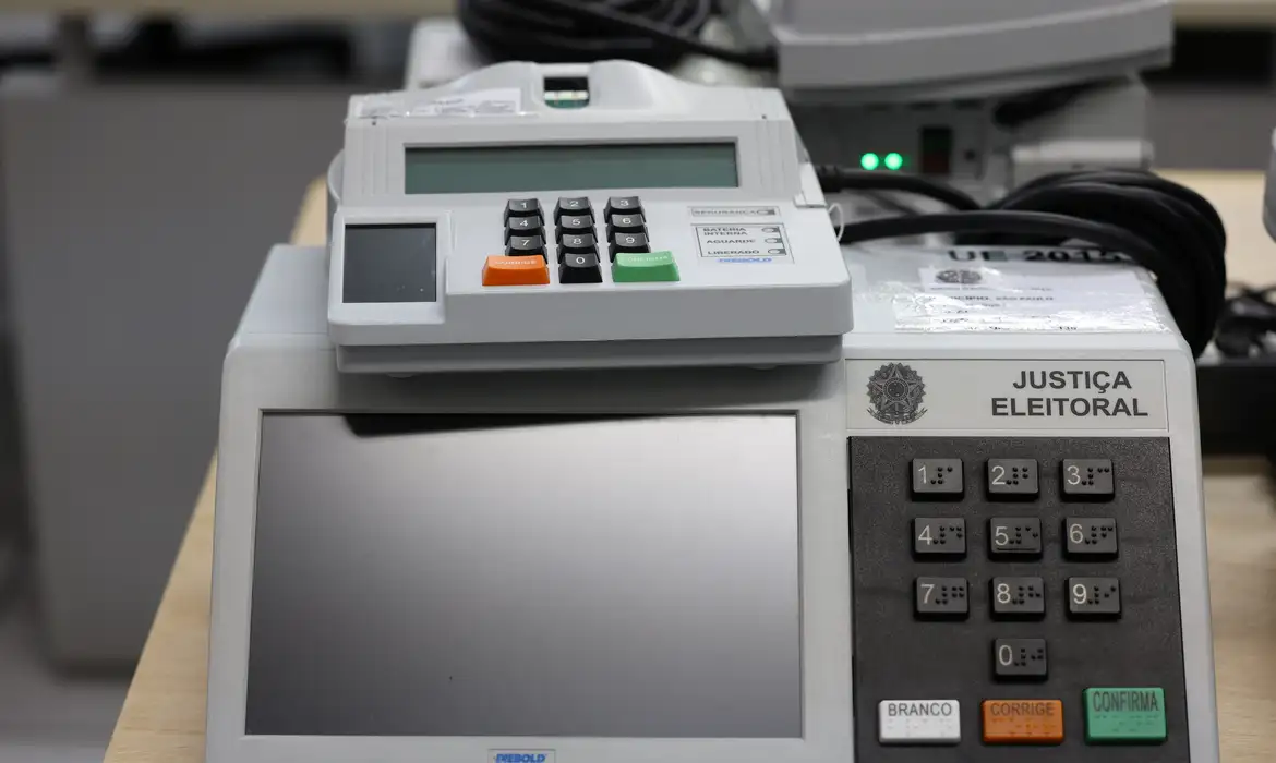 pesquisa-aponta-que-fake-news-sobre-eleicoes-miram-urnas-eletronicas