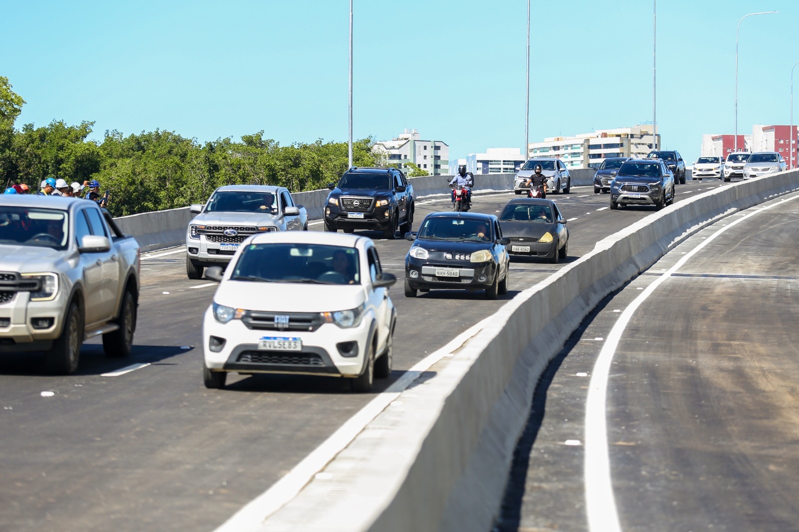 populacao-comemora-inauguracao-do-viaduto-do-complexo-viario-senadora-maria-do-carmo-alves