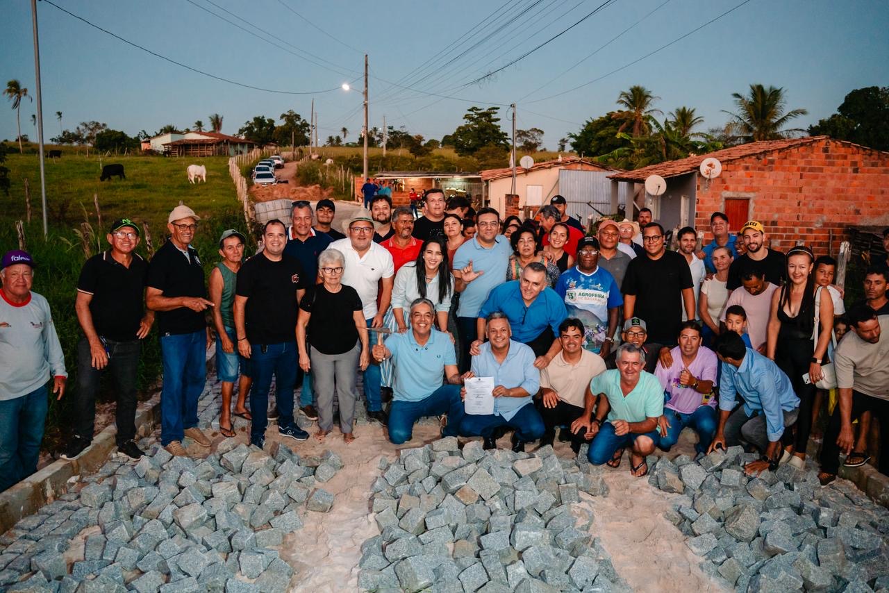 prefeito-de-lagarto-assina-ordem-de-servico-para-pavimentacao-de-ruas-no-povoado-mariquita