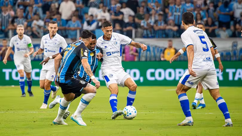 gremio-aplica-goleada-no-confianca-e-chega-as-oitavas-da-copa-do-brasil