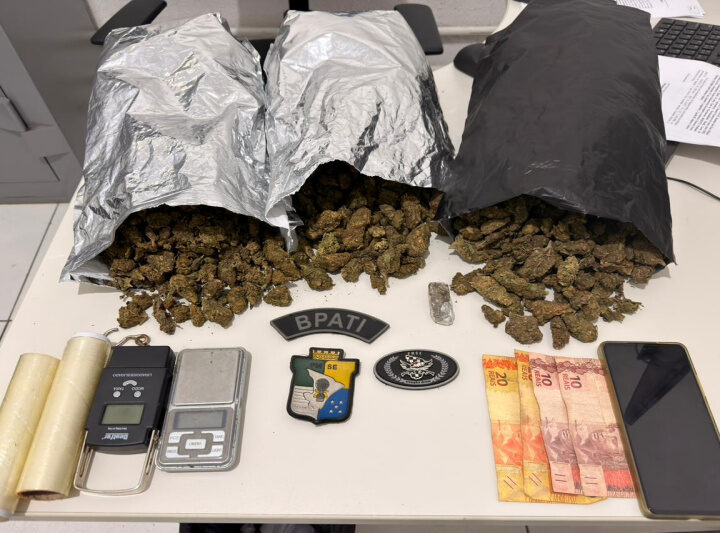 pm-apreende-24-quilos-de-droga-e-prende-suspeito-de-trafico-em-capela