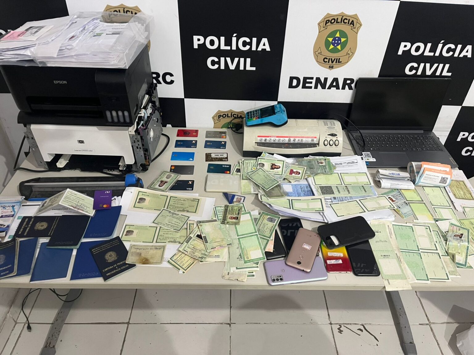 investigado-por-crimes-de-estelionato-e-preso-com-mais-de-150-cartoes-bancarios-em-itabaiana