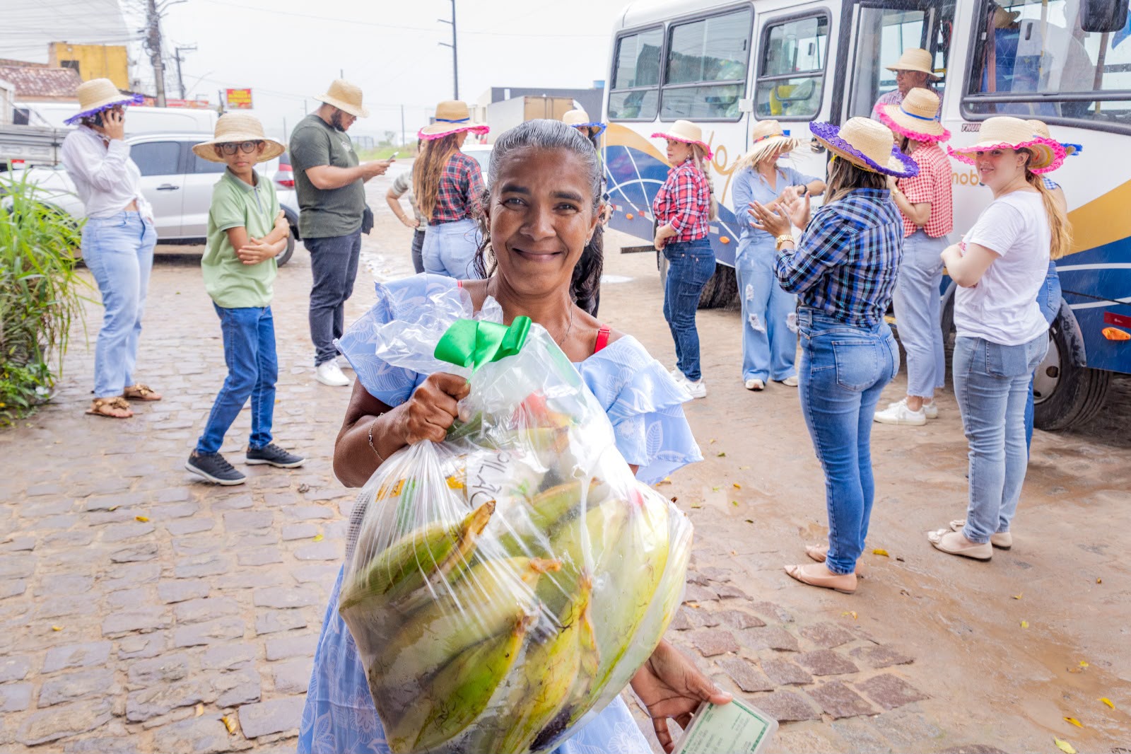 prefeitura-de-lagarto-realiza-primeira-edicao-do-paa-junino-e-distribui-1-000-cestas-com-alimentos-tipicos-para-familias-do-municipio