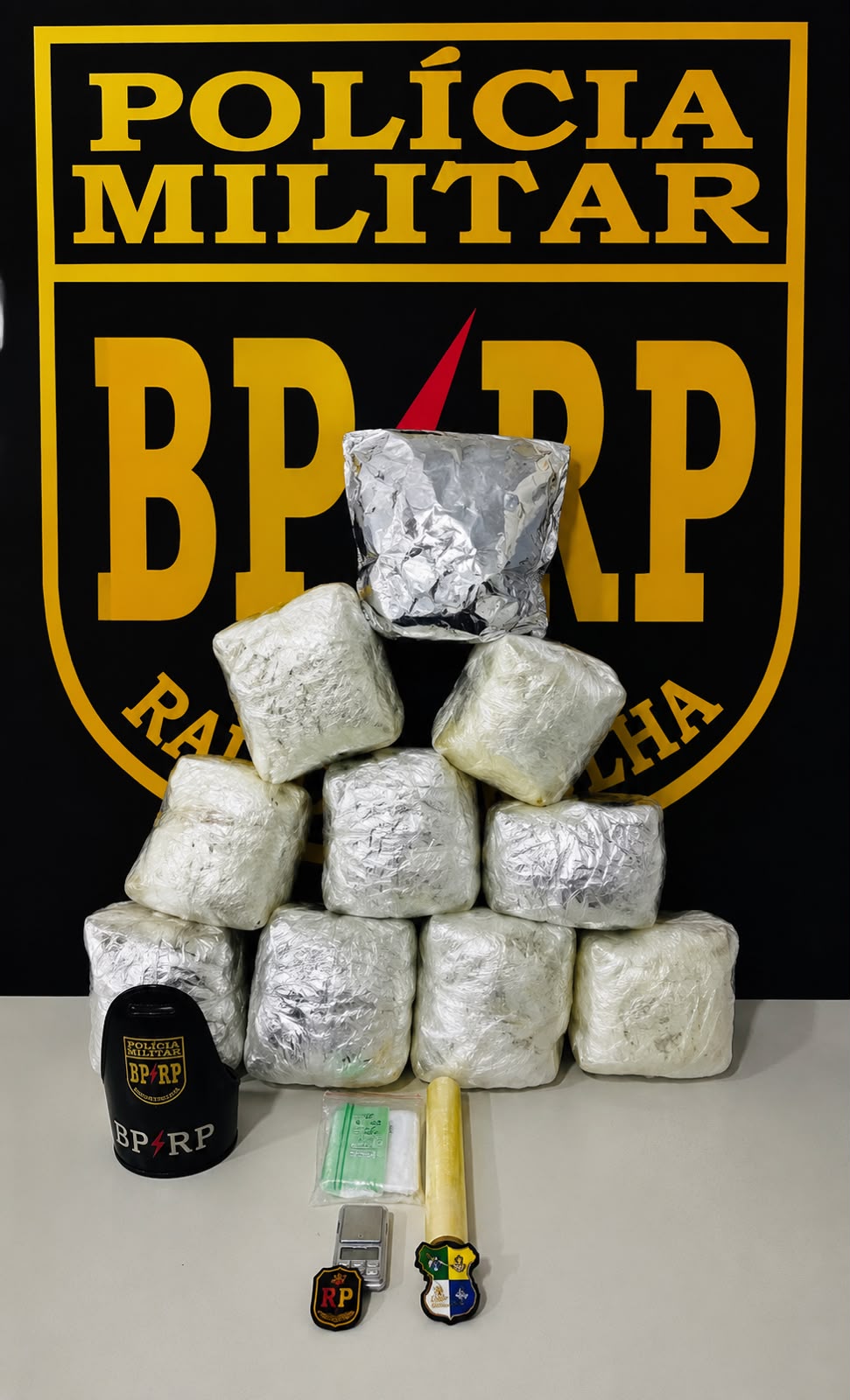 cerca-de-10-quilos-de-maconha-sao-apreendidos-em-bairro-da-capital