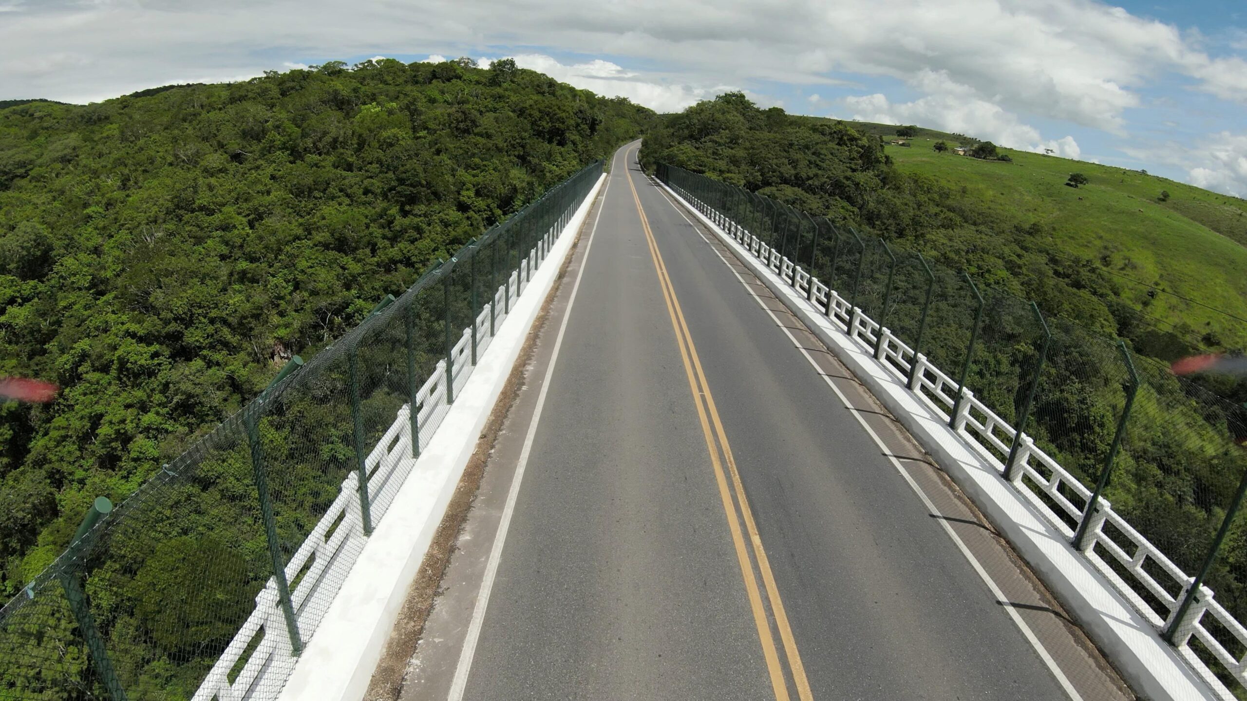 guarda-corpo-na-se-270-reforca-seguranca-e-ajuda-a-evitar-tragedias-na-rodovia
