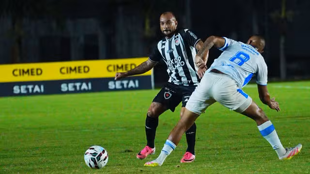confianca-perde-fora-de-casa-e-segue-na-zona-de-rebaixamento-da-serie-c