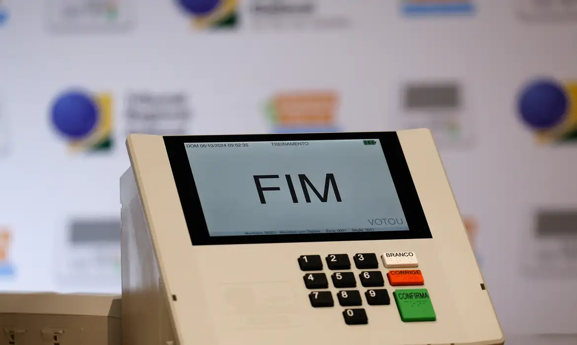 eleitor-tem-ate-esta-quinta-feira-para-solicitar-voto-em-transito