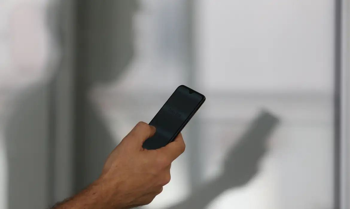 mais-de-830-mil-celulares-foram-subtraidos-em-2025-no-brasil-aponta-relatorio