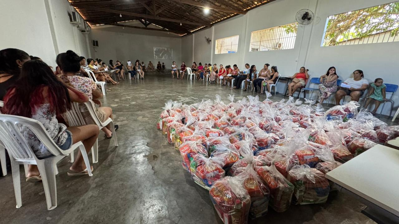prefeitura-de-lagarto-entrega-cestas-basicas-do-programa-rede-incluir-as-familias-atipicas-na-colonia-13