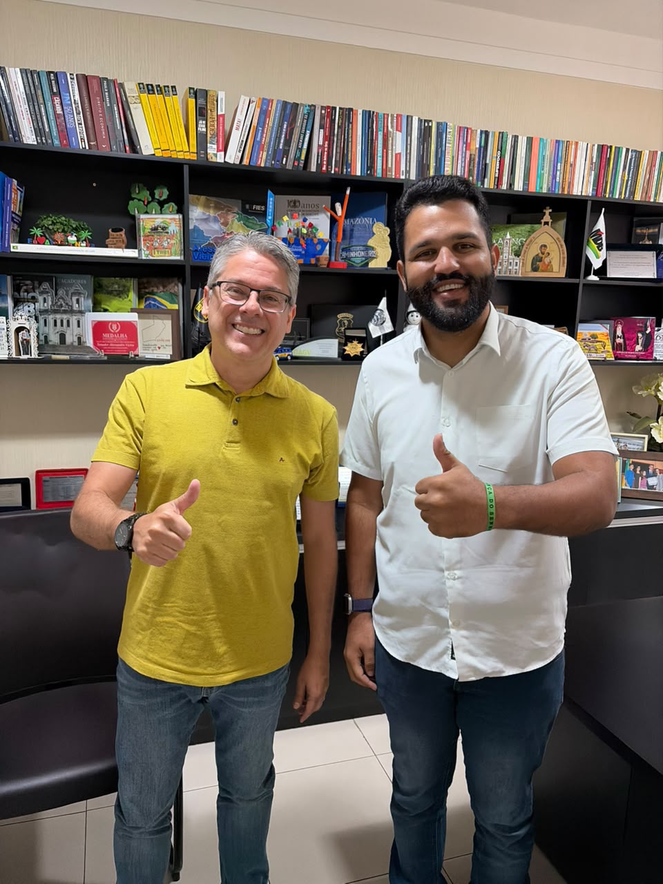 kaique-freire-visita-senador-alessandro-vieira-e-apresenta-demandas-de-estancia