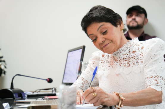 vereadora-irailde-souza-assume-interinamente-a-prefeitura-de-simao-dias