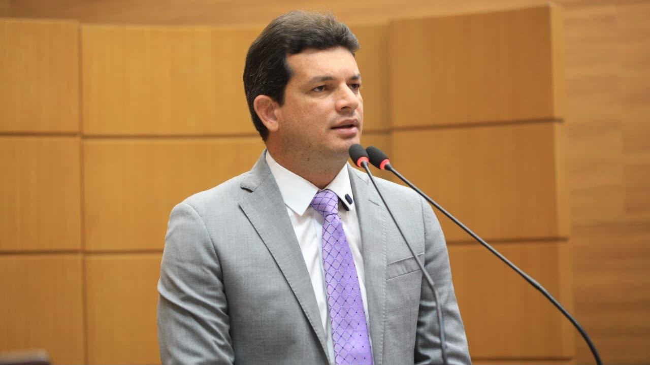paulo-junior-cobra-providencias-da-igua-diante-da-falta-de-agua-em-bairros-e-povoados-de-sao-cristovao